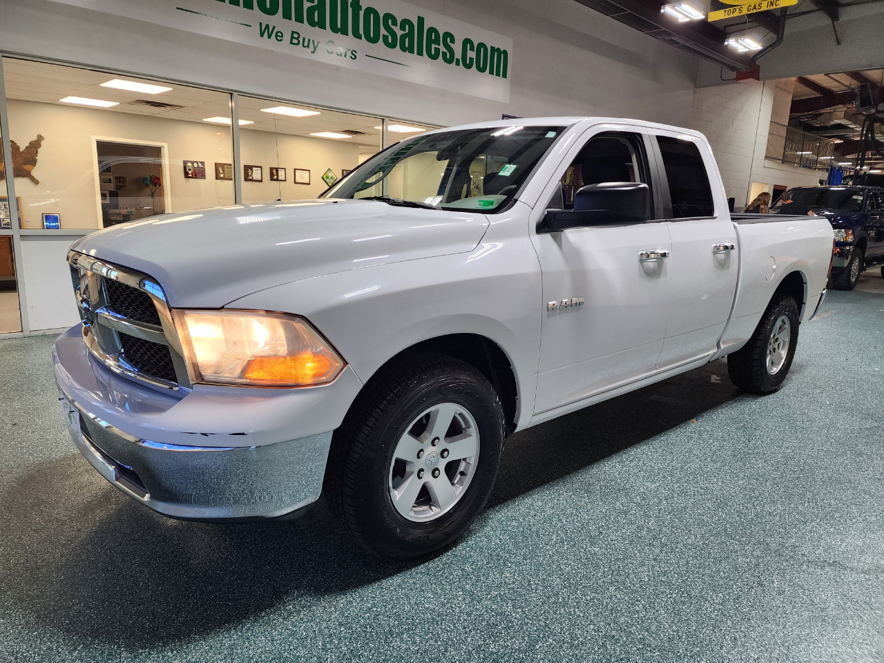 Dodge Ram 1500 2WD Quad Cab 140.5" SLT 2010 Dodge Ram 1500 2WD Quad Cab 140.5" SLT 2010
