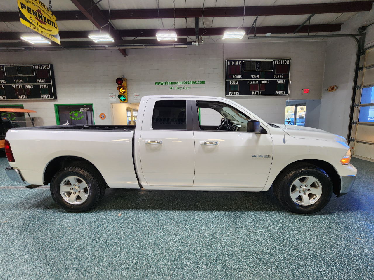 Dodge Ram 1500 2WD Quad Cab 140.5" SLT 2010 Dodge Ram 1500 2WD Quad Cab 140.5" SLT 2010