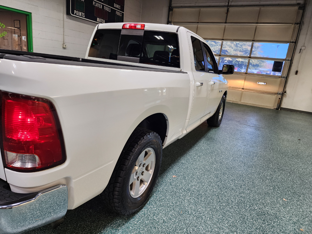 Dodge Ram 1500 2WD Quad Cab 140.5" SLT 2010 Dodge Ram 1500 2WD Quad Cab 140.5" SLT 2010