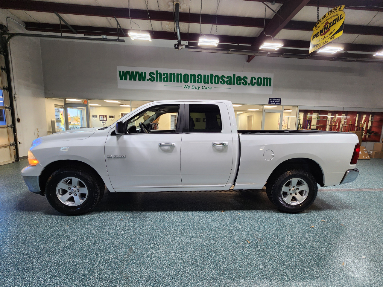 Dodge Ram 1500 2WD Quad Cab 140.5" SLT 2010 Dodge Ram 1500 2WD Quad Cab 140.5" SLT 2010