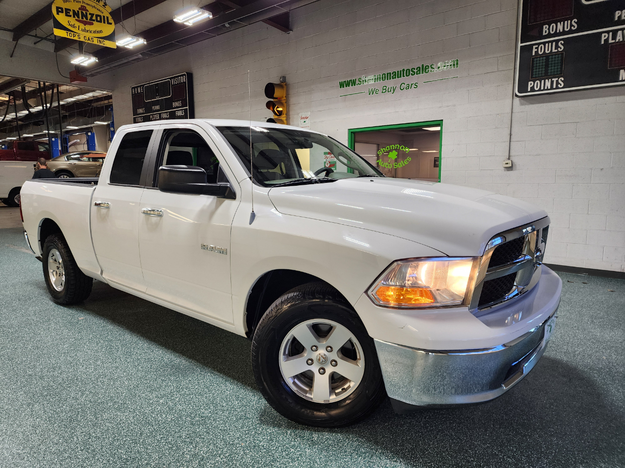 Dodge Ram 1500 2WD Quad Cab 140.5" SLT 2010 Dodge Ram 1500 2WD Quad Cab 140.5" SLT 2010