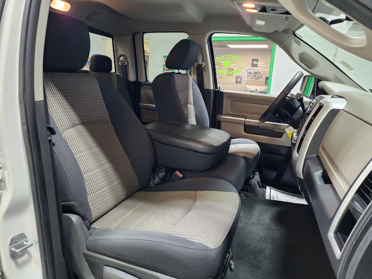 Dodge Ram 1500 2WD Quad Cab 140.5" SLT 2010 Dodge Ram 1500 2WD Quad Cab 140.5" SLT 2010