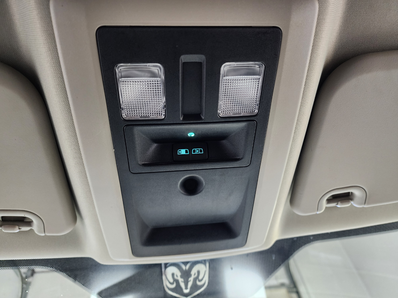 Dodge Ram 1500 2WD Quad Cab 140.5" SLT 2010 Dodge Ram 1500 2WD Quad Cab 140.5" SLT 2010