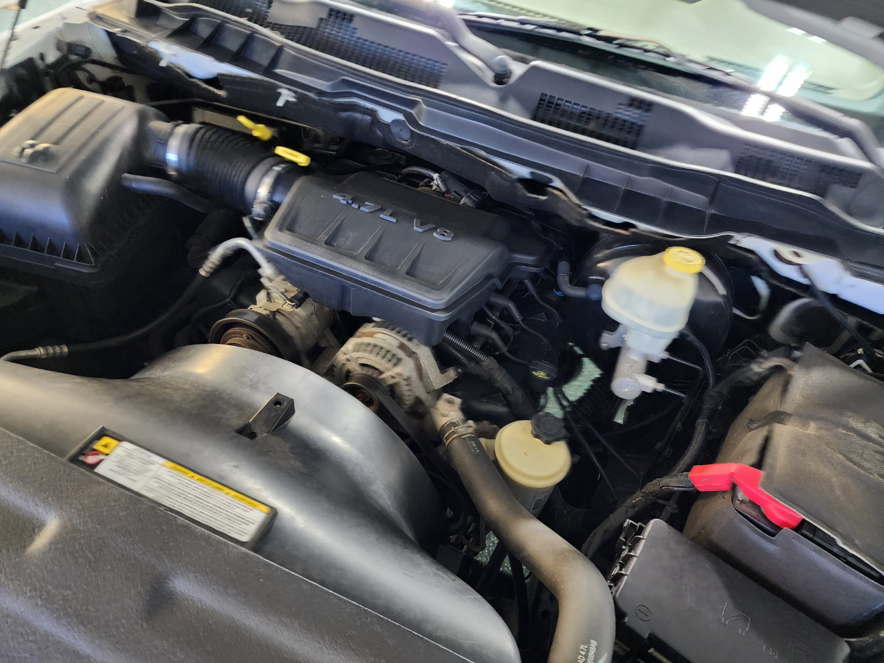 Dodge Ram 1500 2WD Quad Cab 140.5" SLT 2010 Dodge Ram 1500 2WD Quad Cab 140.5" SLT 2010