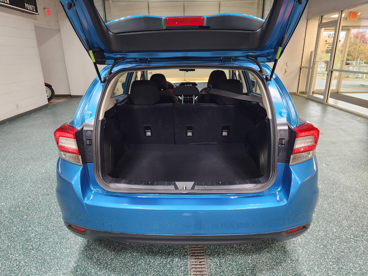 Subaru Impreza 2.0i 5-door CVT 2018 Subaru Impreza 2.0i 5-door CVT 2018