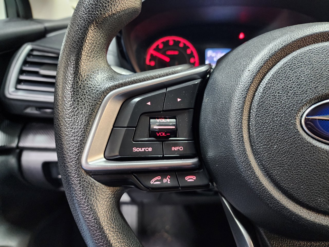 Subaru Impreza 2.0i 5-door CVT 2018 Subaru Impreza 2.0i 5-door CVT 2018