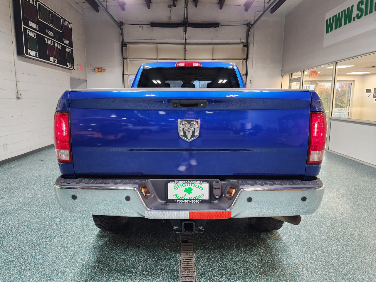 RAM 2500 Tradesman 4x4 Crew Cab 6'4" Box 2017 RAM 2500 Tradesman 4x4 Crew Cab 6'4" Box 2017