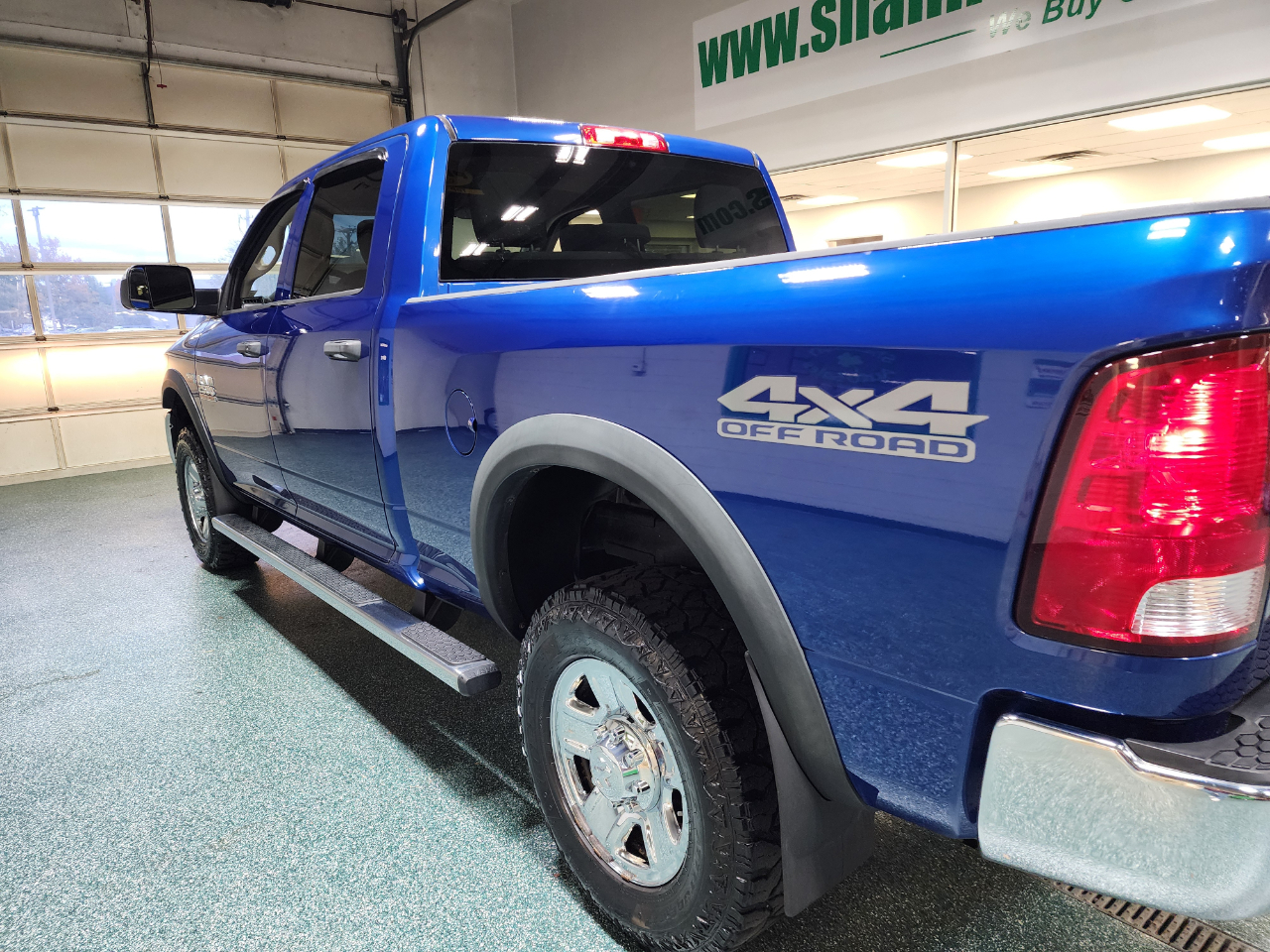 RAM 2500 Tradesman 4x4 Crew Cab 6'4" Box 2017 RAM 2500 Tradesman 4x4 Crew Cab 6'4" Box 2017
