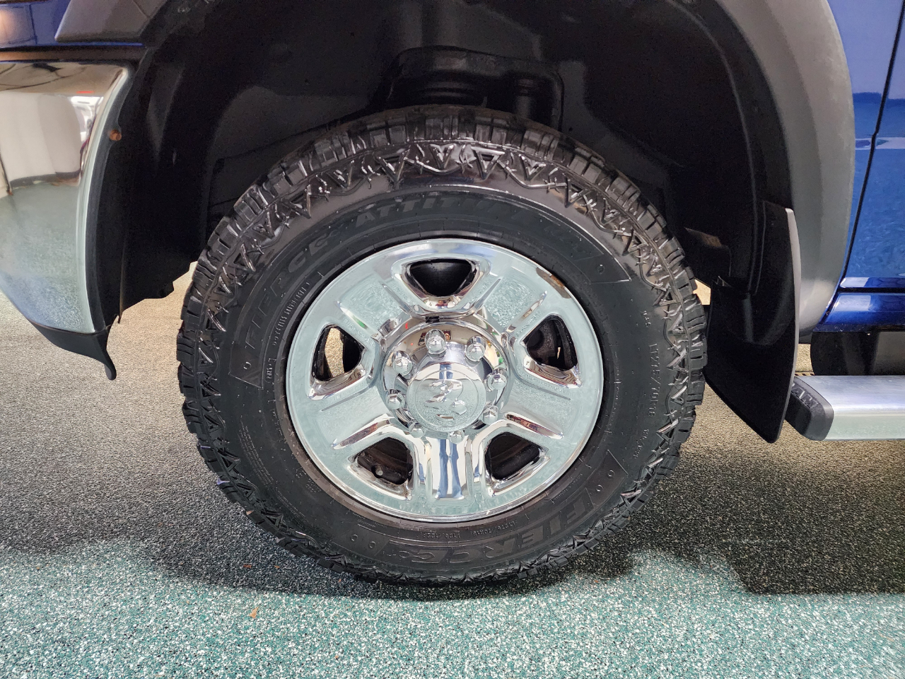 RAM 2500 Tradesman 4x4 Crew Cab 6'4" Box 2017 RAM 2500 Tradesman 4x4 Crew Cab 6'4" Box 2017