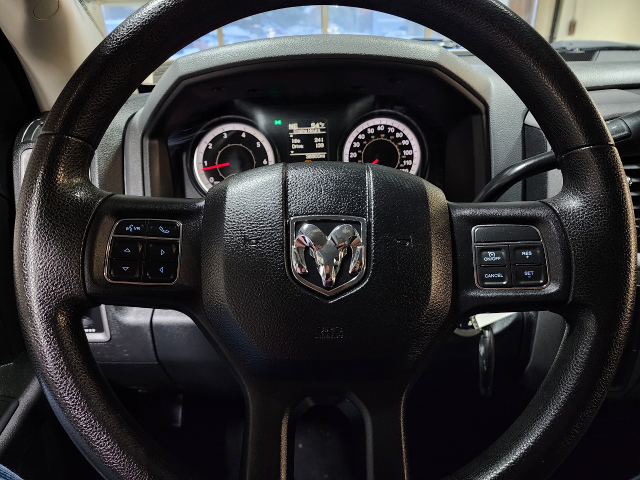 RAM 2500 Tradesman 4x4 Crew Cab 6'4" Box 2017 RAM 2500 Tradesman 4x4 Crew Cab 6'4" Box 2017