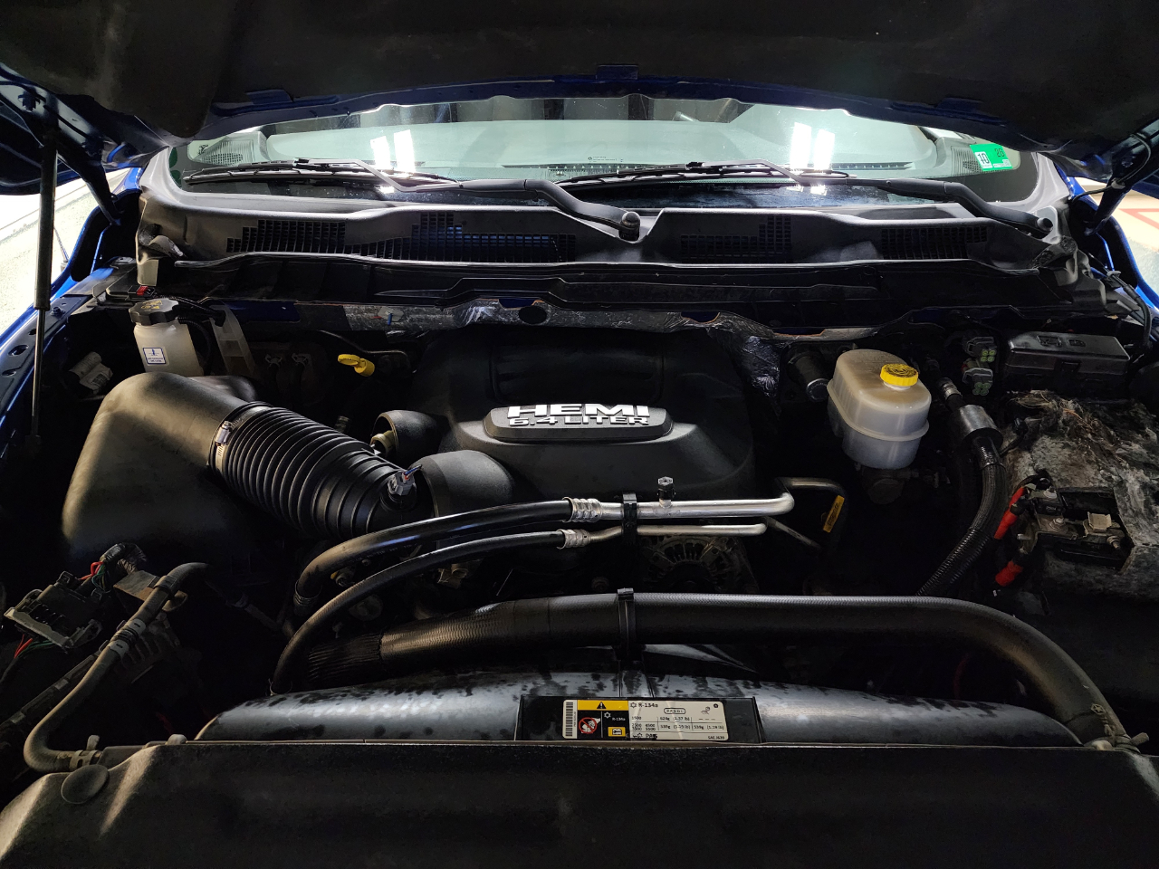 RAM 2500 Tradesman 4x4 Crew Cab 6'4" Box 2017 RAM 2500 Tradesman 4x4 Crew Cab 6'4" Box 2017