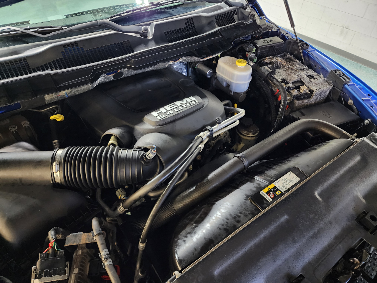 RAM 2500 Tradesman 4x4 Crew Cab 6'4" Box 2017 RAM 2500 Tradesman 4x4 Crew Cab 6'4" Box 2017