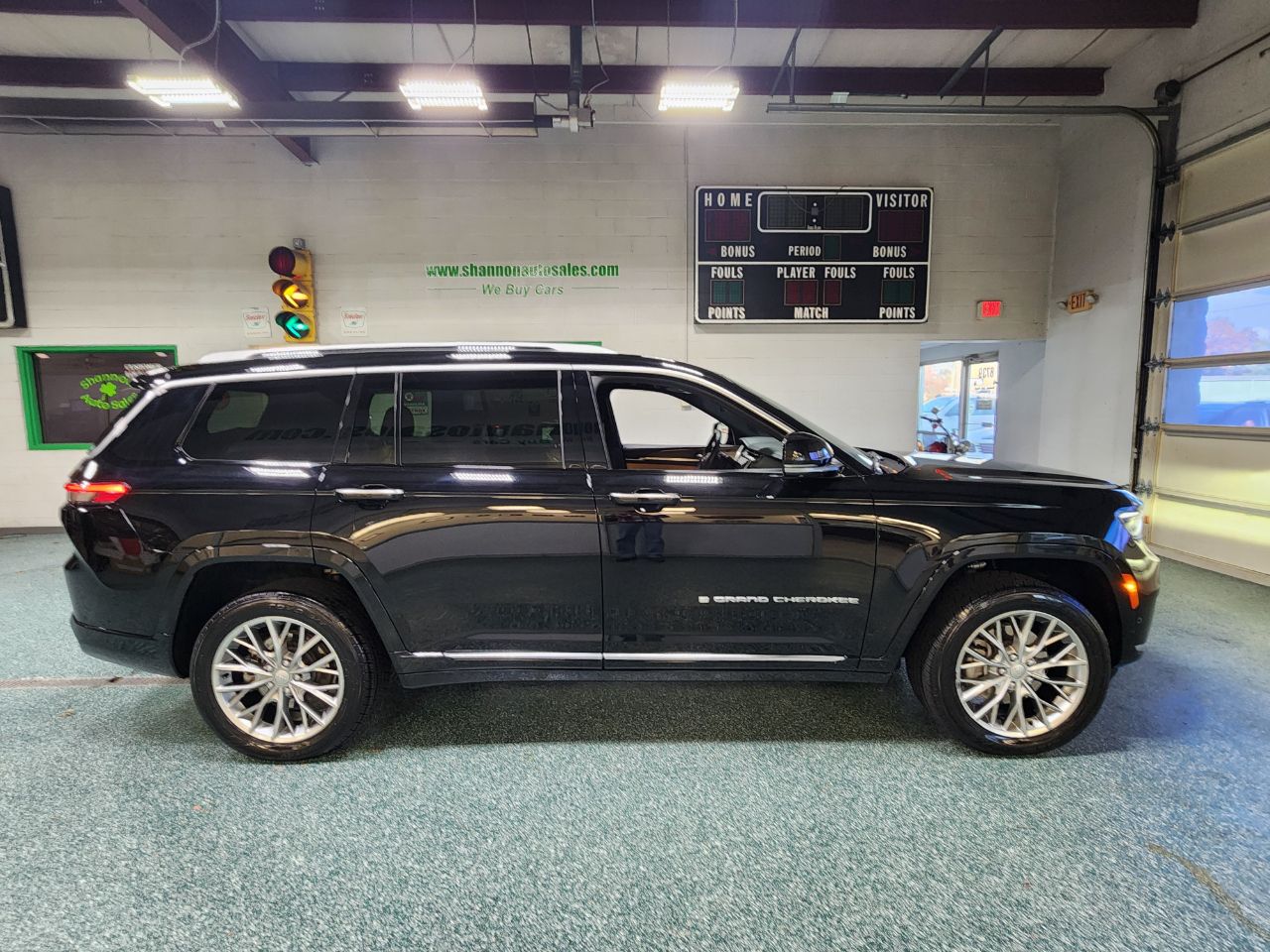 Jeep Grand Cherokee L Summit 4x4 2022 Jeep Grand Cherokee L Summit 4x4 2022