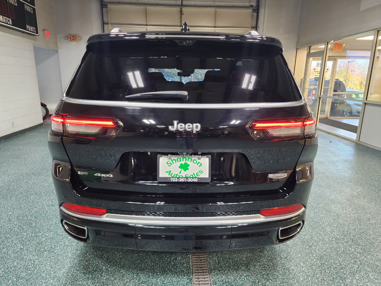 Jeep Grand Cherokee L Summit 4x4 2022 Jeep Grand Cherokee L Summit 4x4 2022