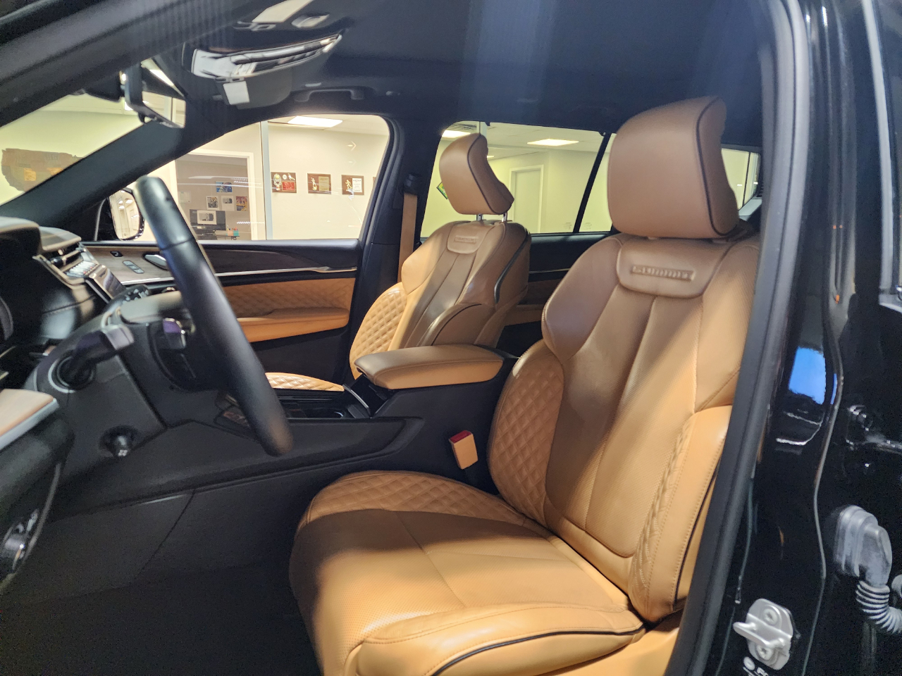 Jeep Grand Cherokee L Summit 4x4 2022 Jeep Grand Cherokee L Summit 4x4 2022