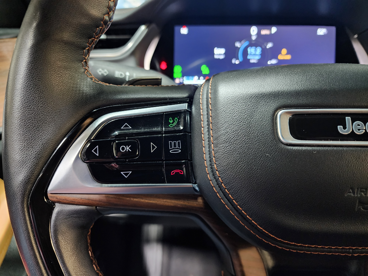 Jeep Grand Cherokee L Summit 4x4 2022 Jeep Grand Cherokee L Summit 4x4 2022