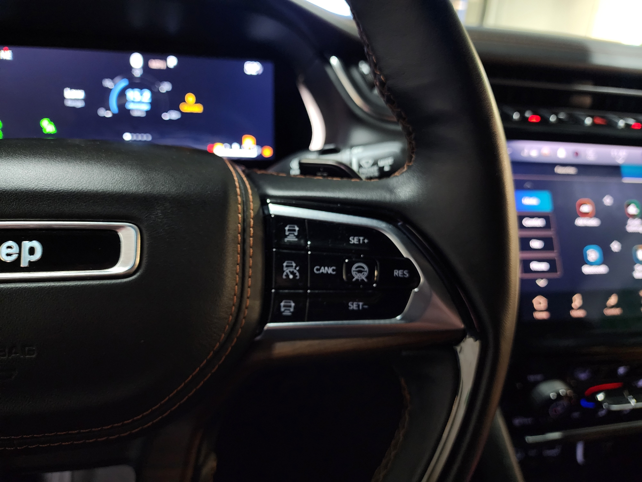 Jeep Grand Cherokee L Summit 4x4 2022 Jeep Grand Cherokee L Summit 4x4 2022