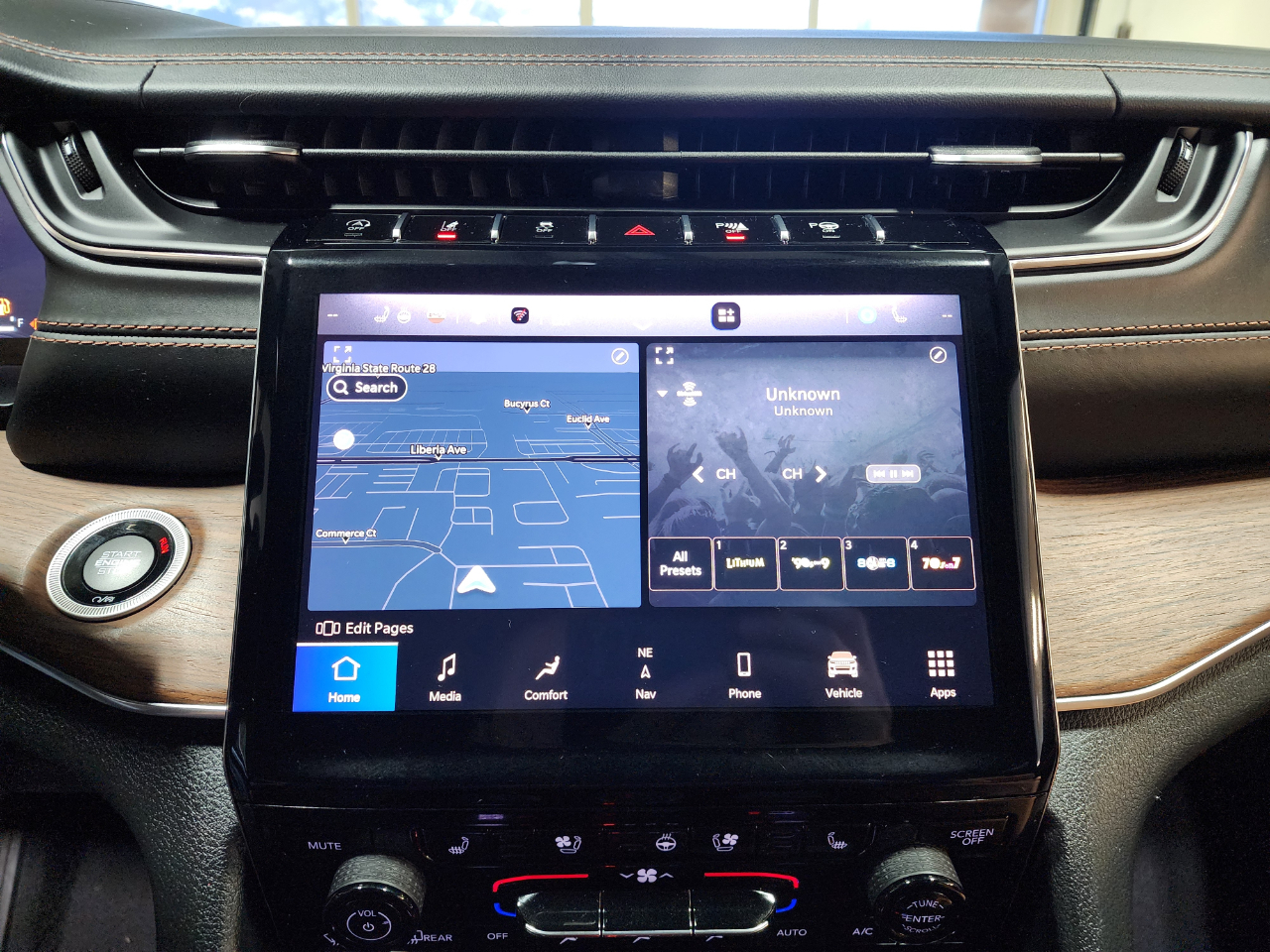 Jeep Grand Cherokee L Summit 4x4 2022 Jeep Grand Cherokee L Summit 4x4 2022