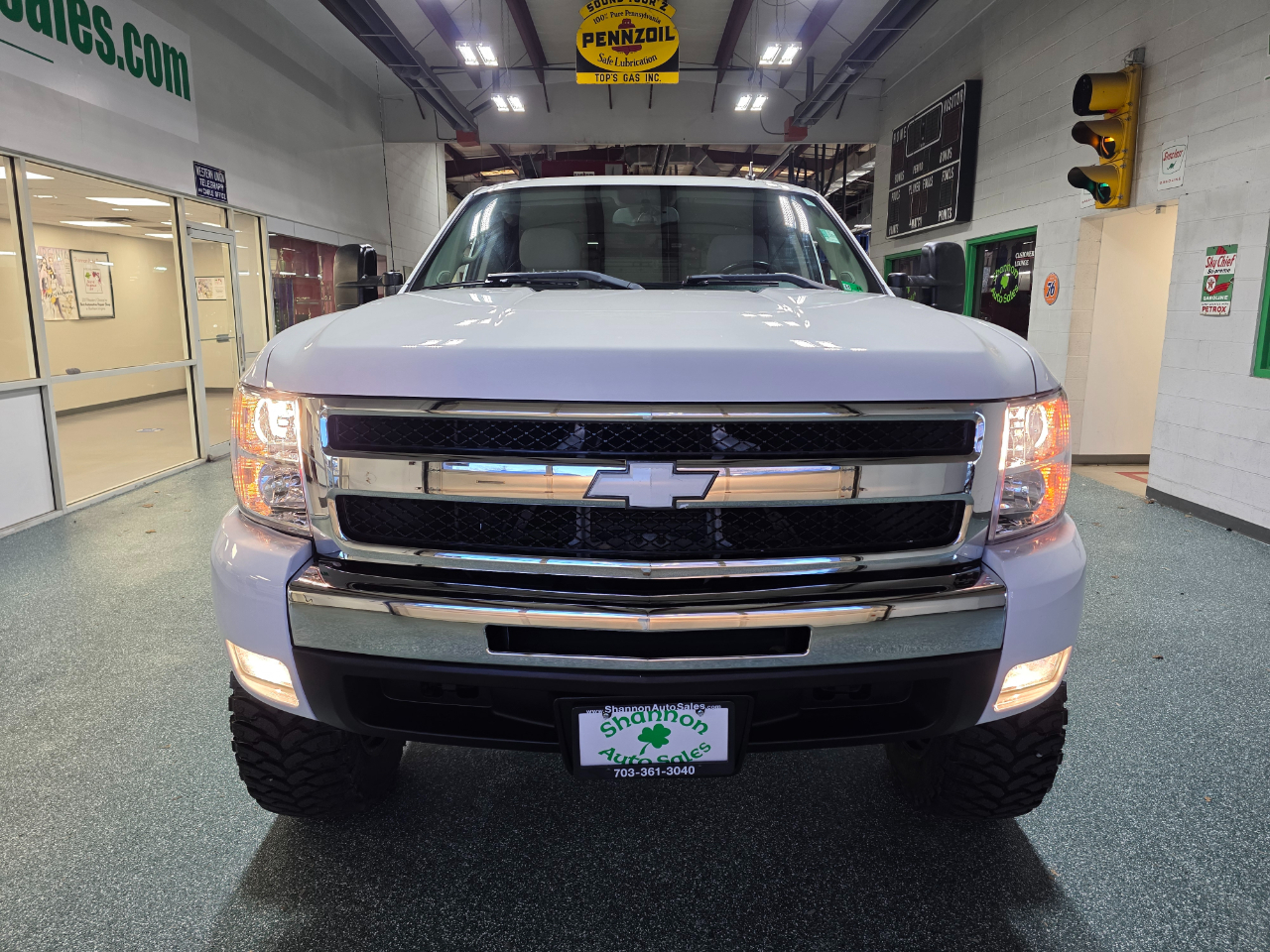 2011 Chevrolet Silverado 1500 LT photo 3