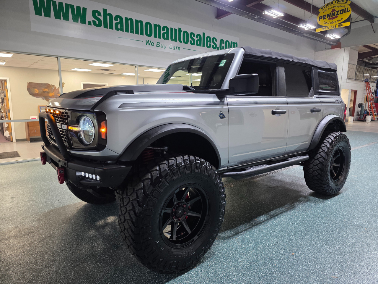 2022 Ford Bronco Base Big Bend Black Diamond Outer Banks photo 3