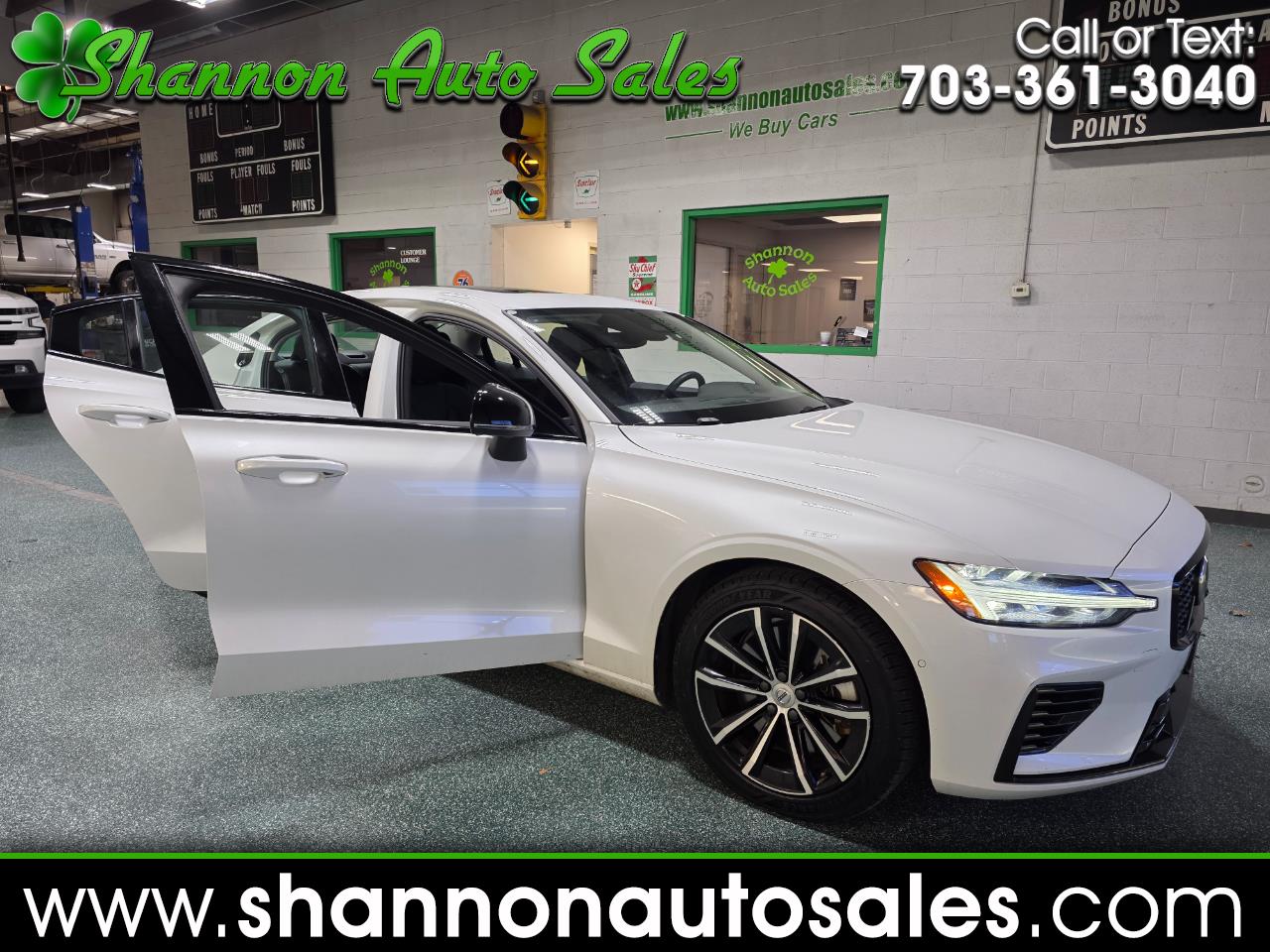 2023 Volvo S60 Plus's photo