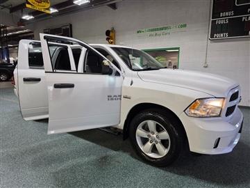 2014 RAM 1500 4WD Crew Cab 140.5" Express