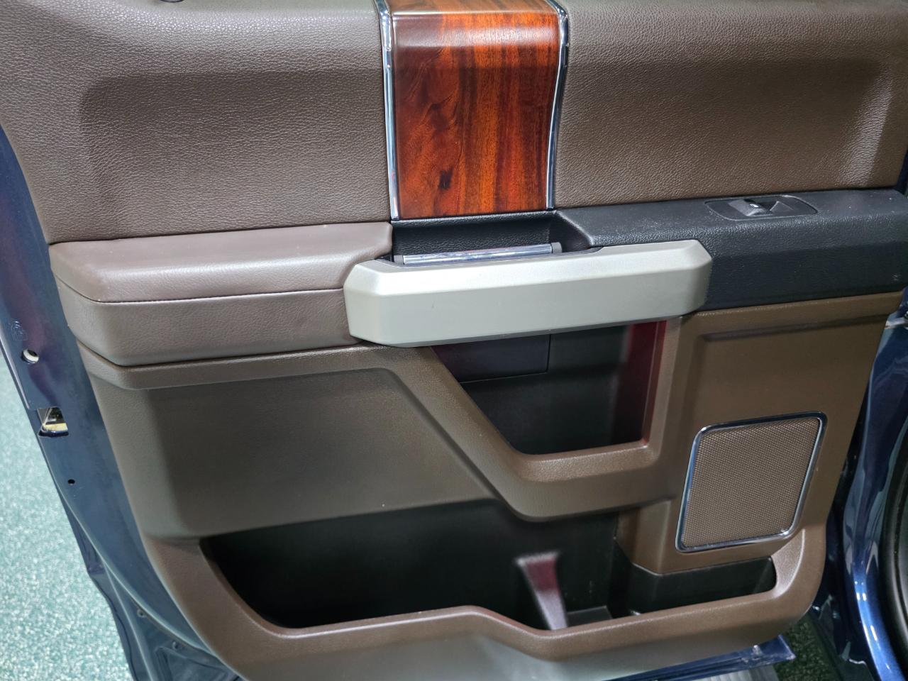 Ford F-150 4WD SuperCrew 145" King Ranch 2016