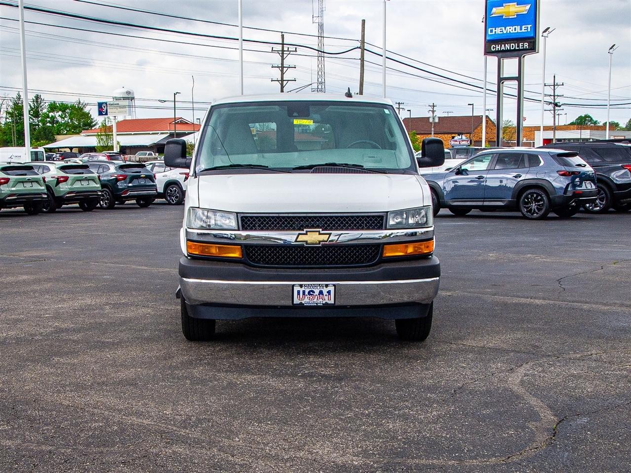 Chevrolet Express Passenger RWD 3500 155" LT 2020