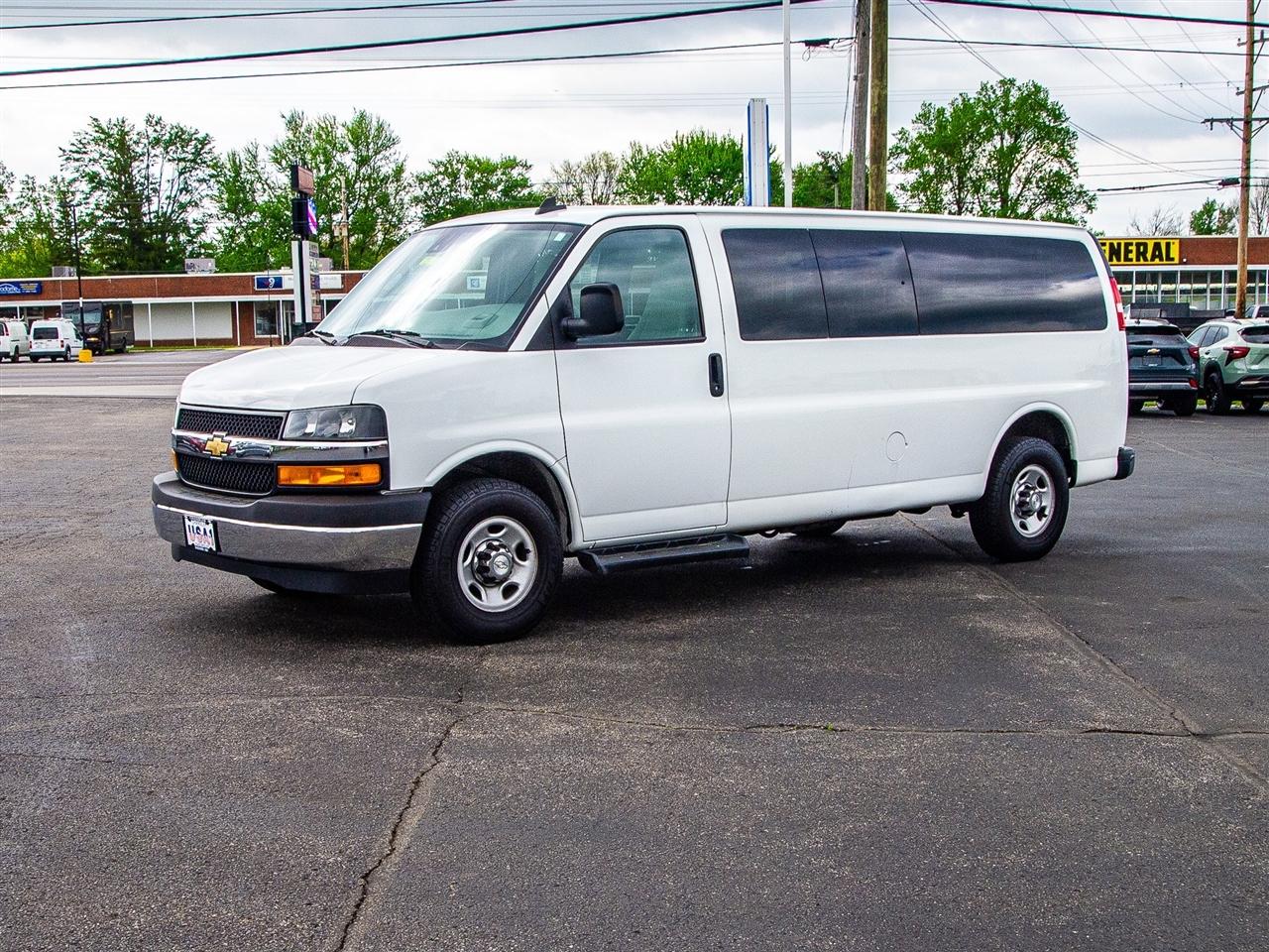 Chevrolet Express Passenger RWD 3500 155" LT 2020