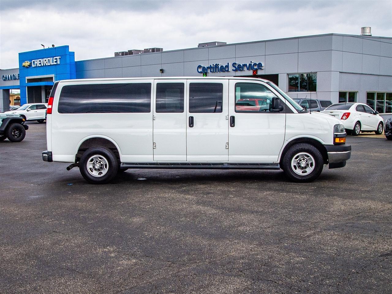 Chevrolet Express Passenger RWD 3500 155" LT 2020