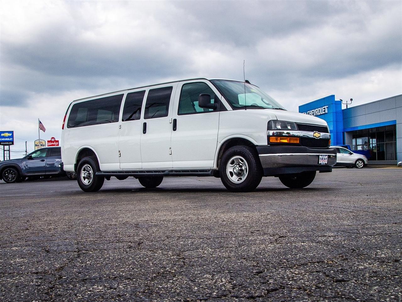 Chevrolet Express Passenger RWD 3500 155" LT 2020