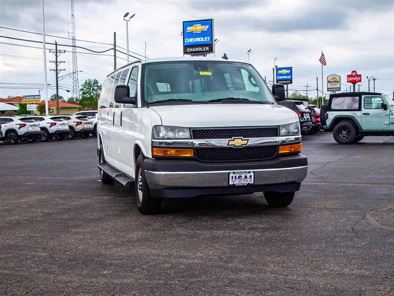 Chevrolet Express Passenger RWD 3500 155" LT 2020