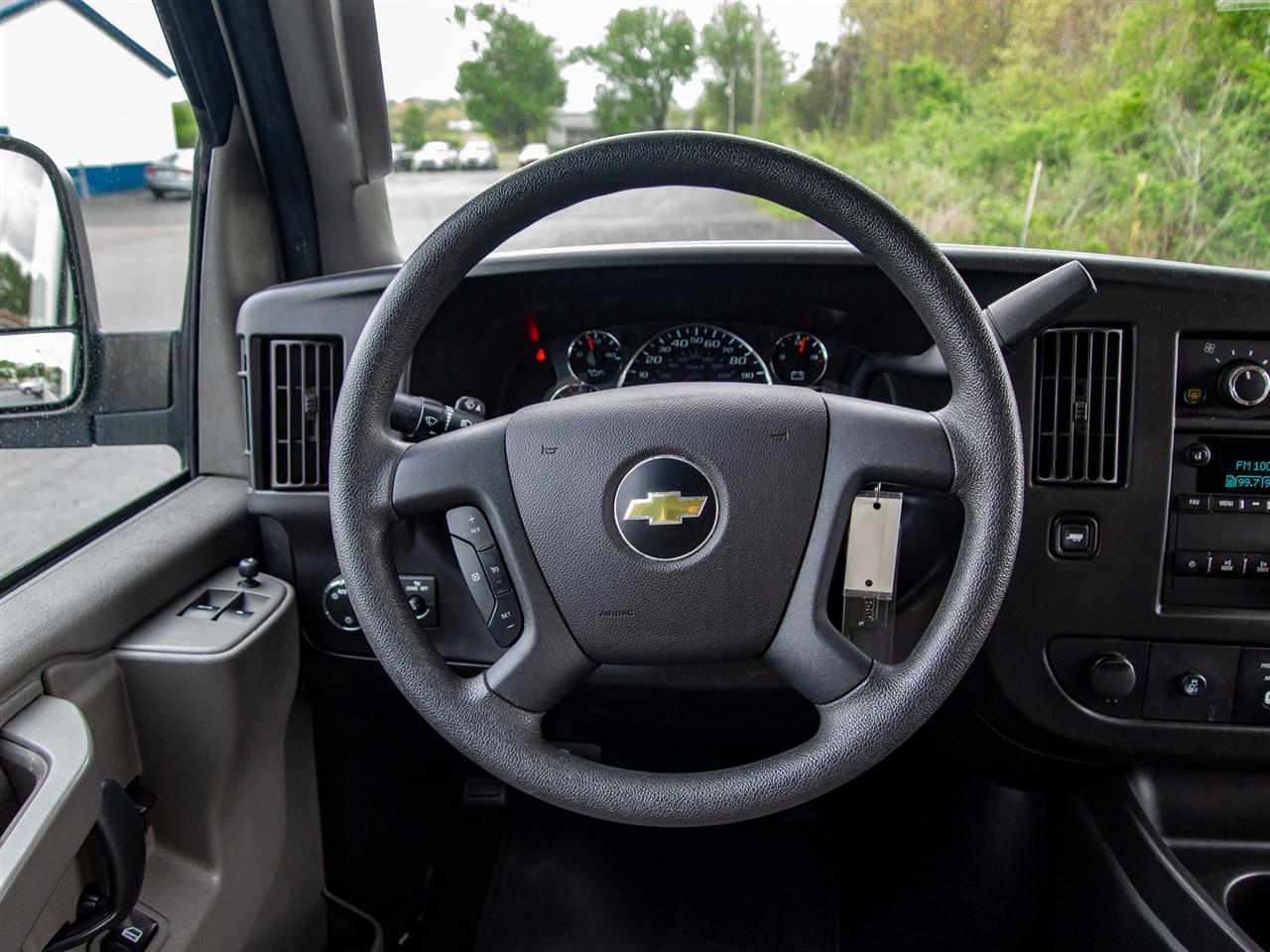 Chevrolet Express Passenger RWD 3500 155" LT 2020