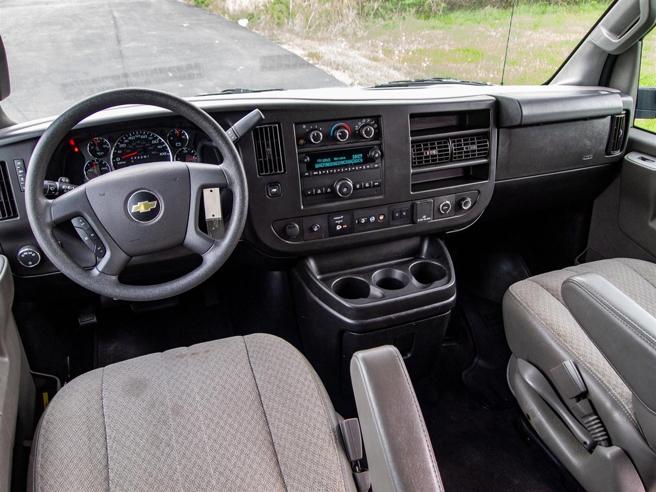 Chevrolet Express Passenger RWD 3500 155" LT 2020