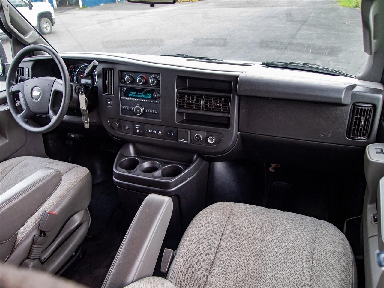 Chevrolet Express Passenger RWD 3500 155" LT 2020