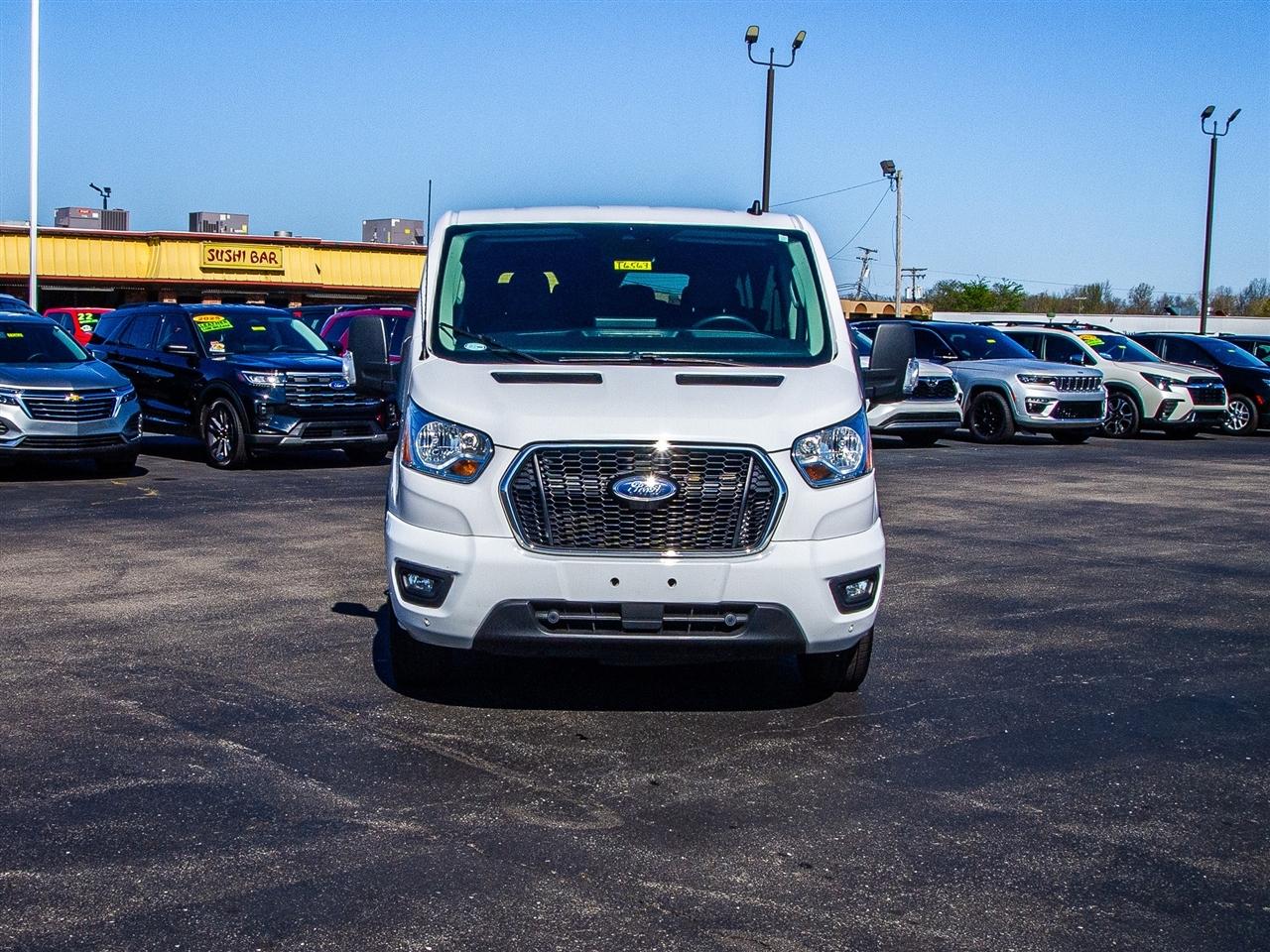 Ford Transit Passenger Wagon T-350 148" Low Roof XLT RWD 2022