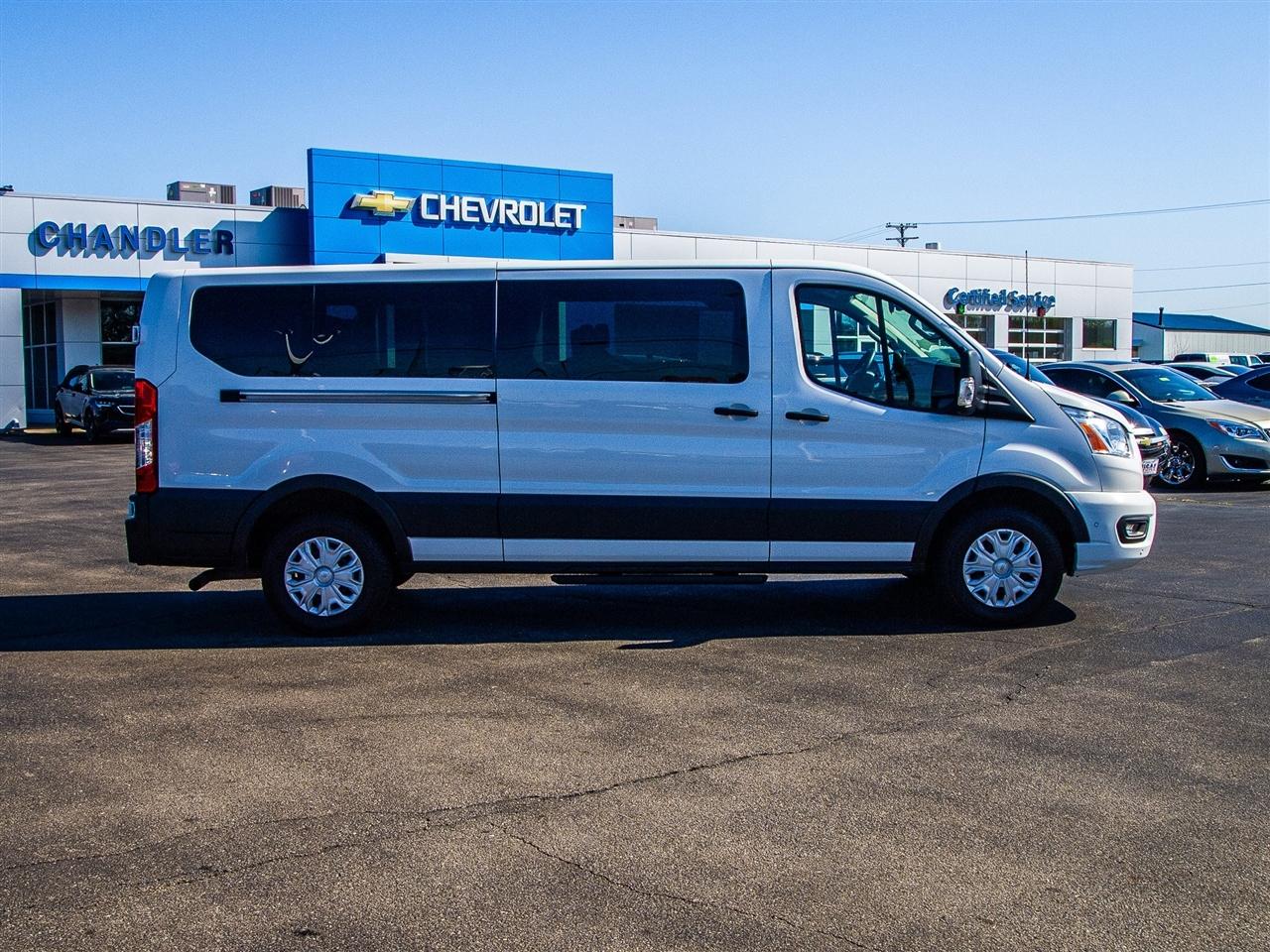 Ford Transit Passenger Wagon T-350 148" Low Roof XLT RWD 2022