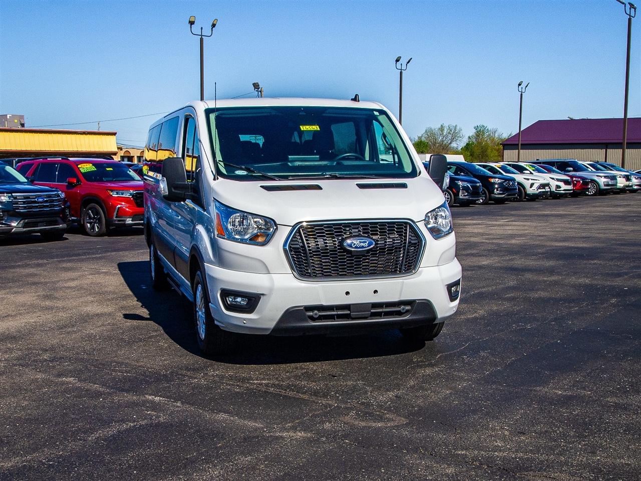 Ford Transit Passenger Wagon T-350 148" Low Roof XLT RWD 2022