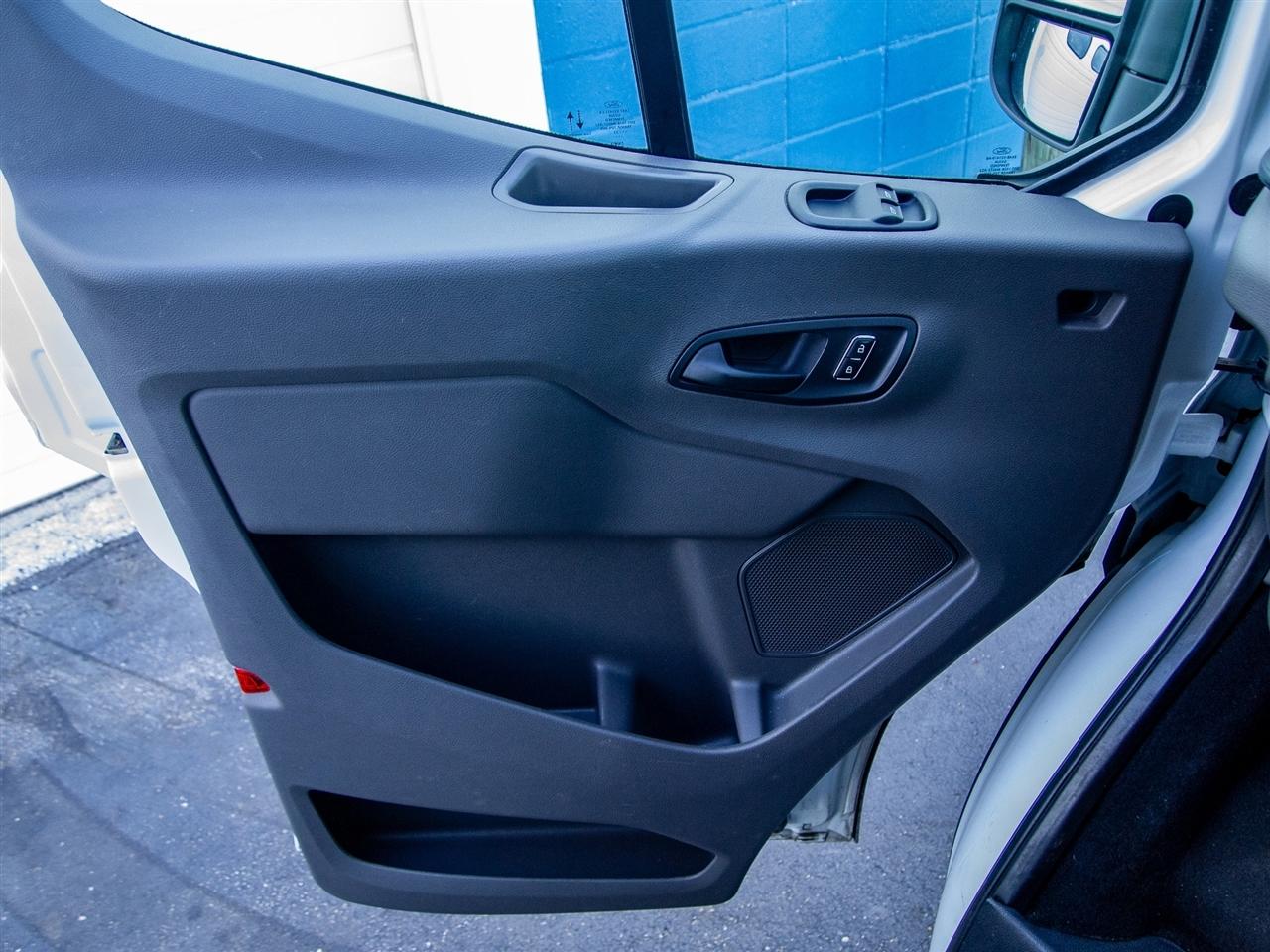 Ford Transit Passenger Wagon T-350 148" Low Roof XLT RWD 2022