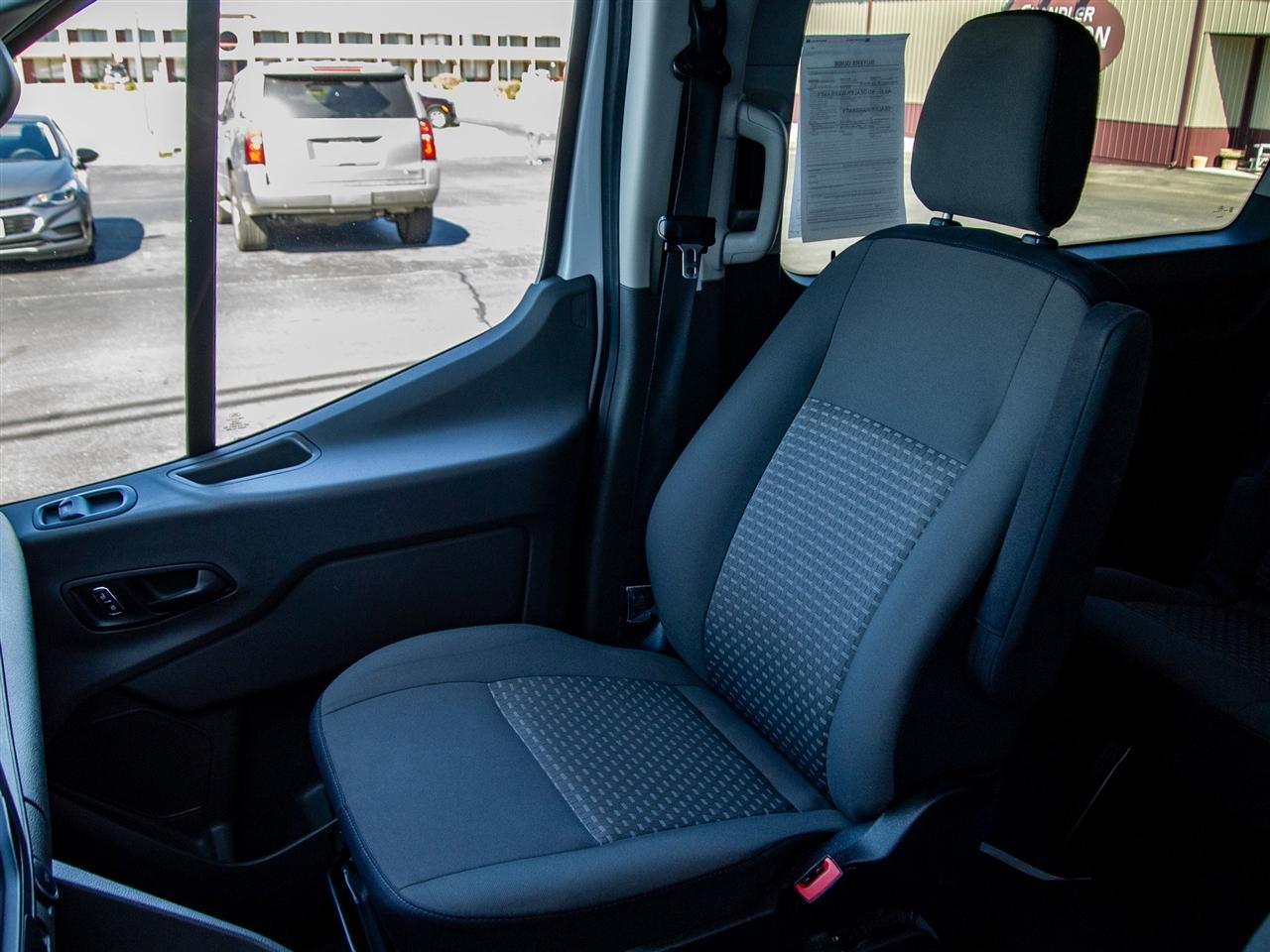 Ford Transit Passenger Wagon T-350 148" Low Roof XLT RWD 2022