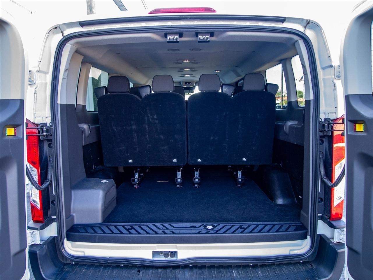 Ford Transit Passenger Wagon T-350 148" Low Roof XLT RWD 2022