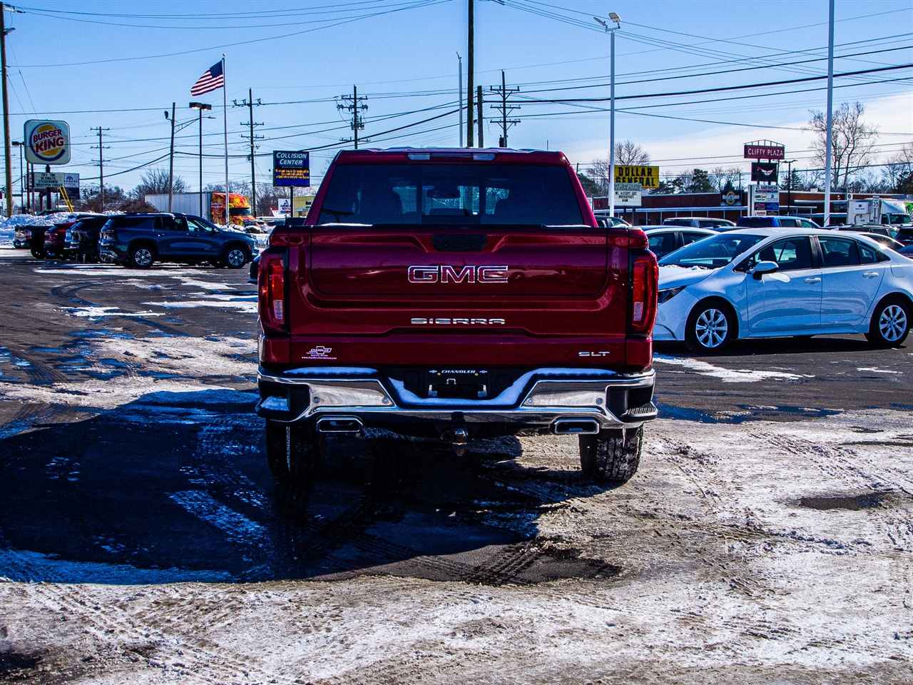 GMC Sierra 1500 4WD Crew Cab 147" SLT 2024