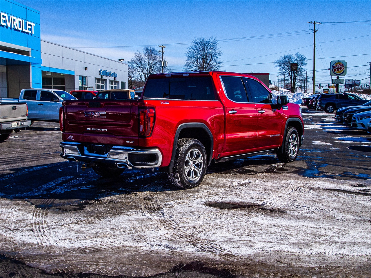 GMC Sierra 1500 4WD Crew Cab 147" SLT 2024