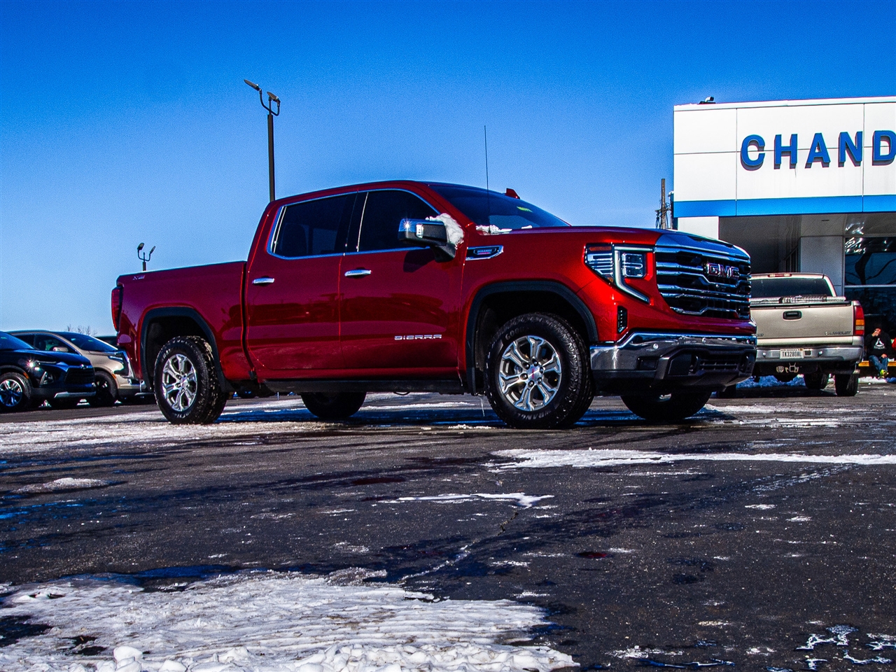 GMC Sierra 1500 4WD Crew Cab 147" SLT 2024