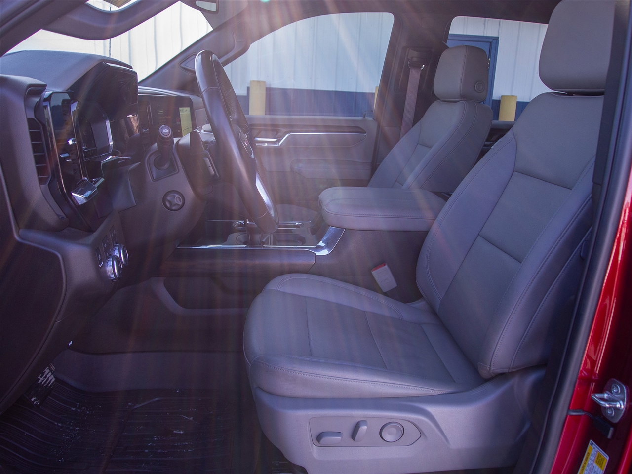 GMC Sierra 1500 4WD Crew Cab 147" SLT 2024