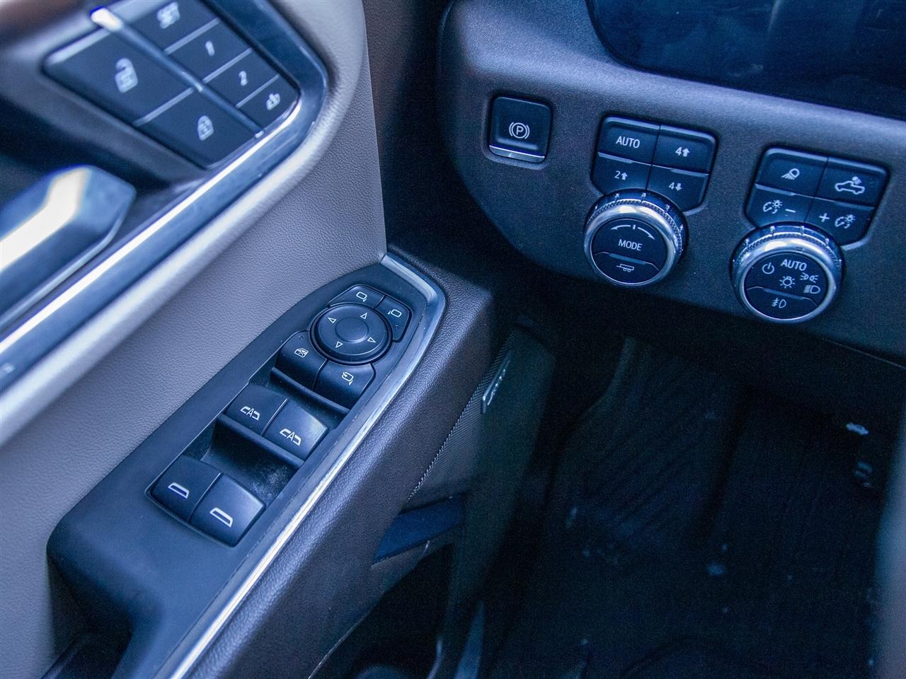 GMC Sierra 1500 4WD Crew Cab 147" SLT 2024