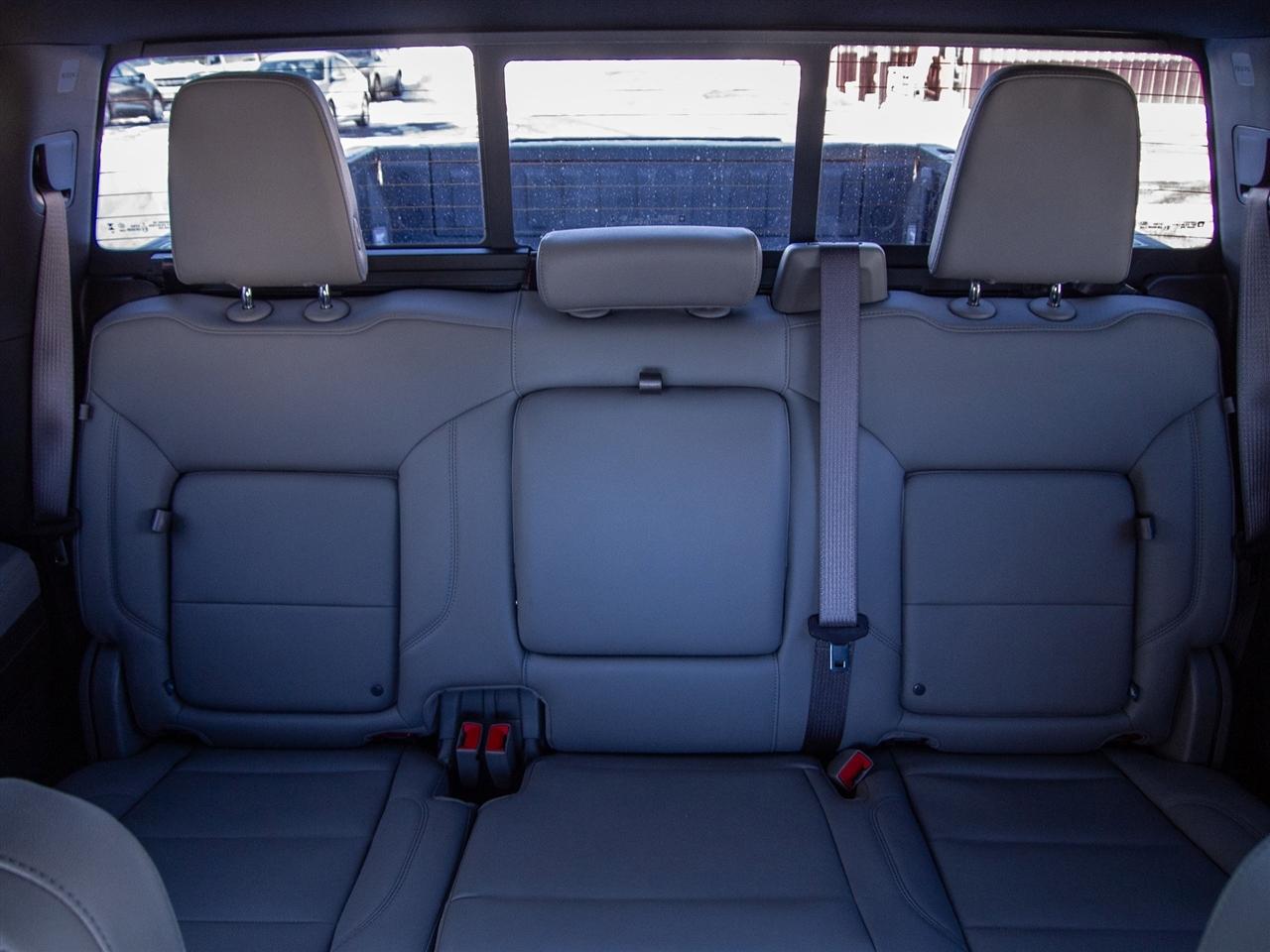 GMC Sierra 1500 4WD Crew Cab 147" SLT 2024