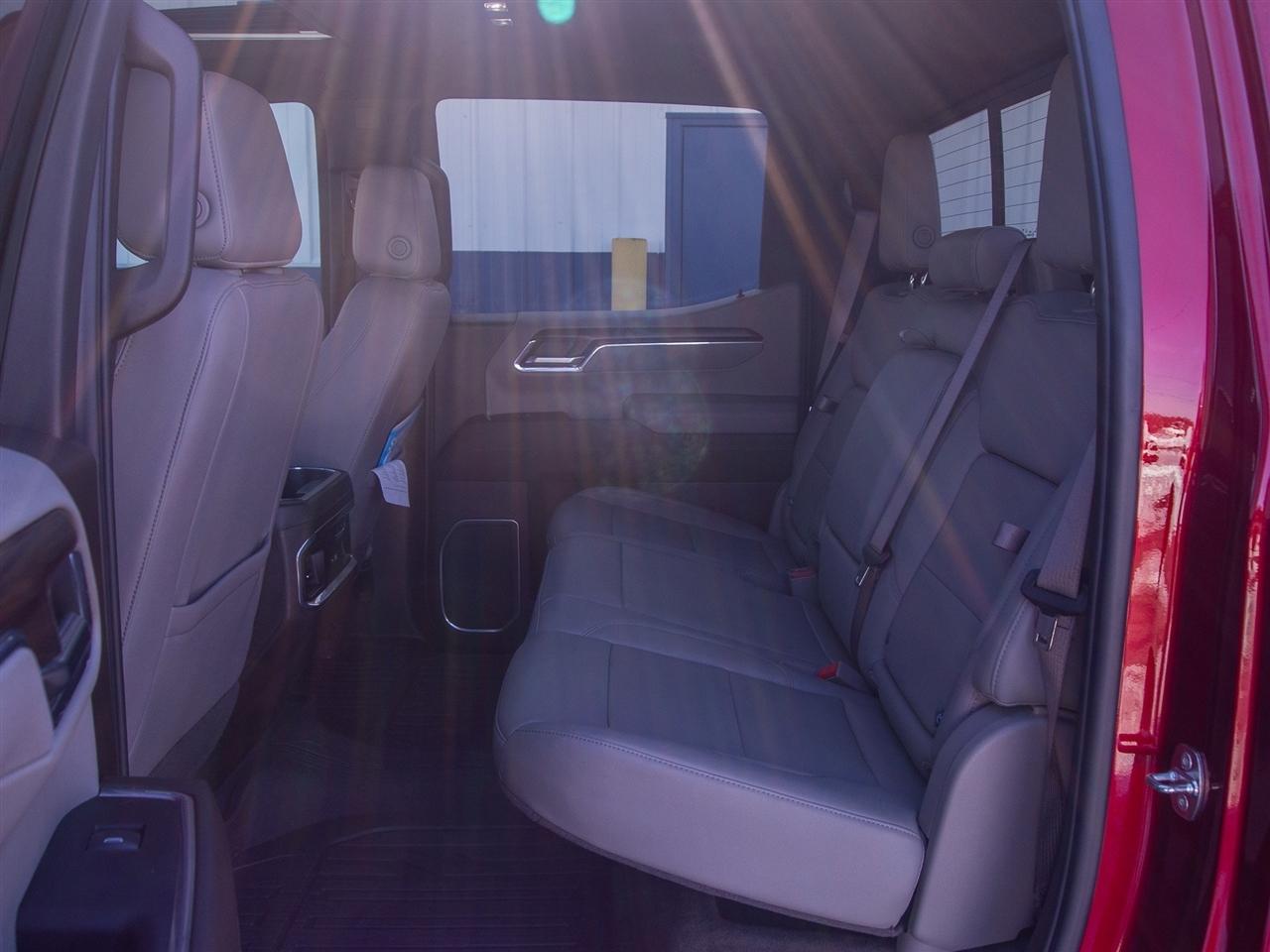 GMC Sierra 1500 4WD Crew Cab 147" SLT 2024