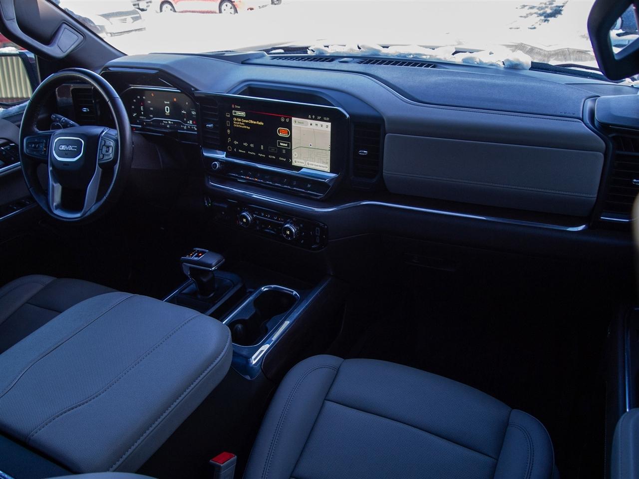 GMC Sierra 1500 4WD Crew Cab 147" SLT 2024