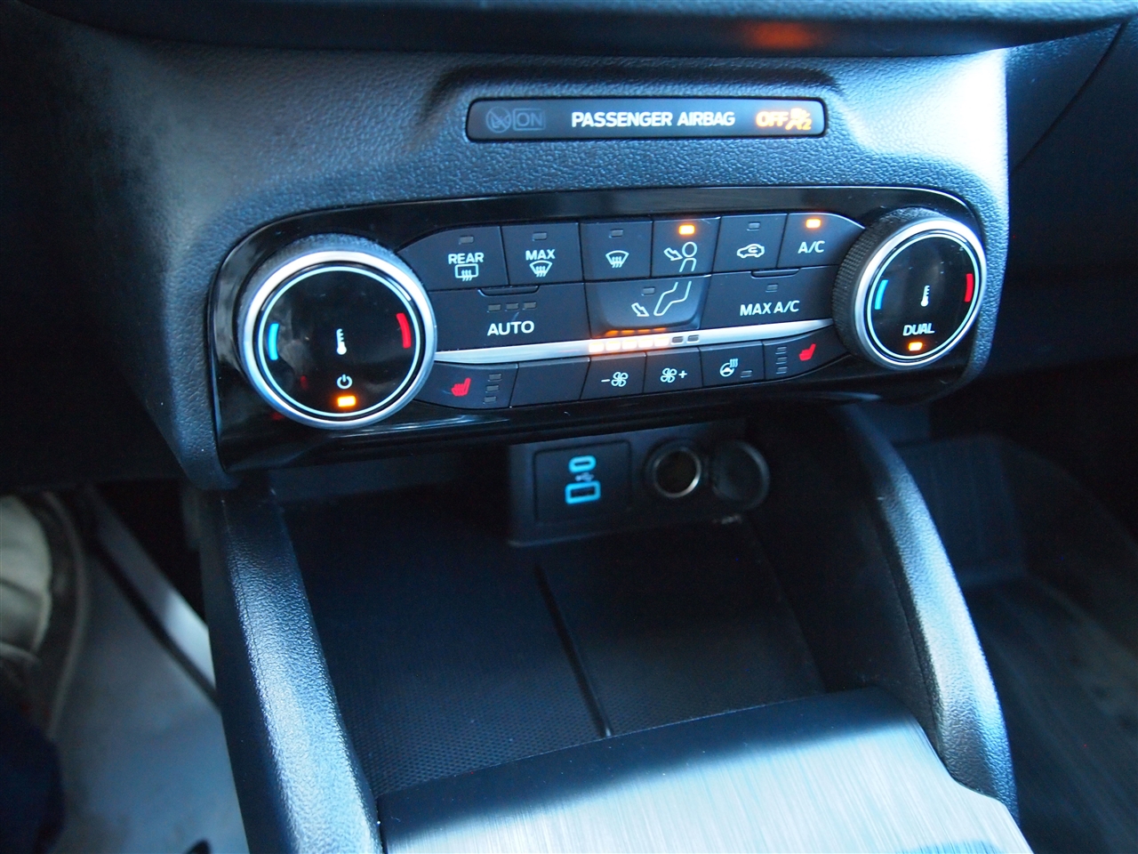 Ford Escape Titanium AWD 2022 Ford Escape Titanium AWD 2022